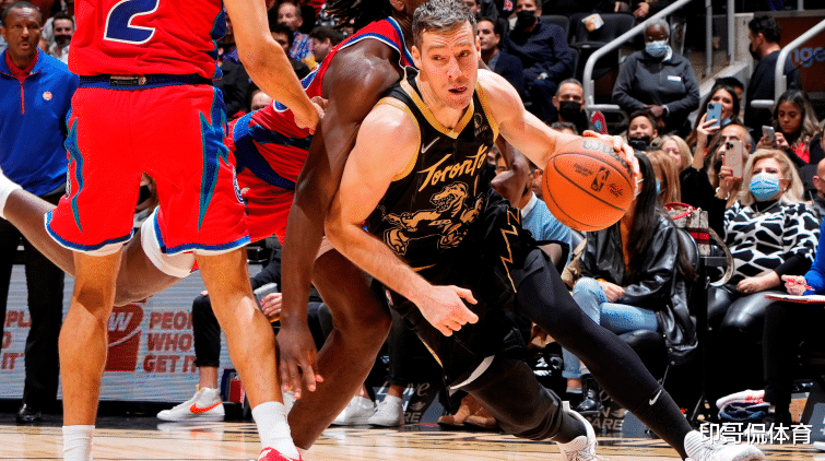 足球带来的 足球带来的