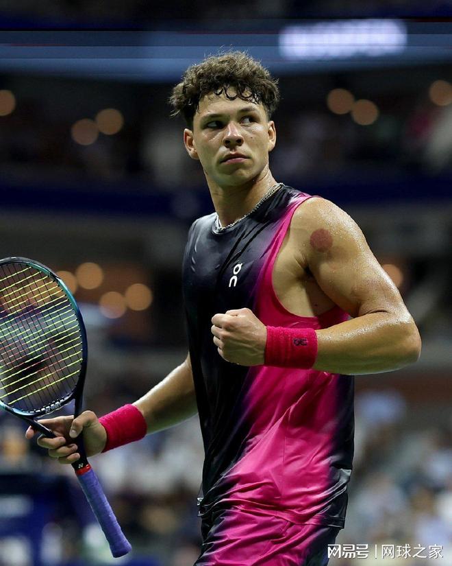 亚历山大 亚历山大